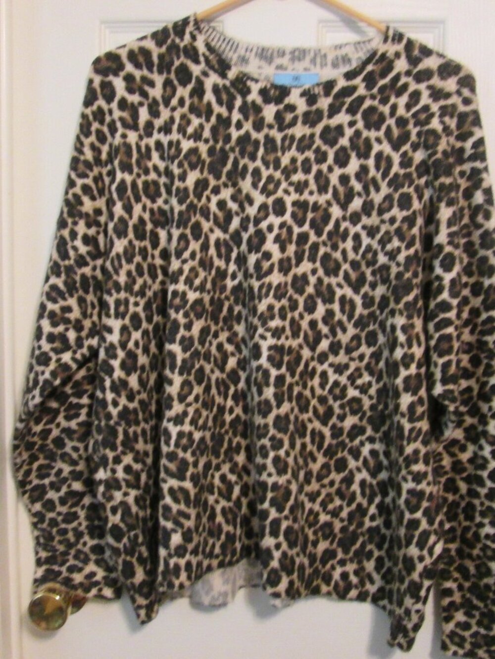 CeCe Women's Leopard Print Pullover Sweater Size Large